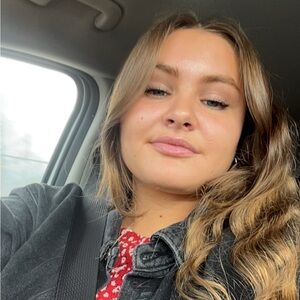 Meet your Posher, Abigail